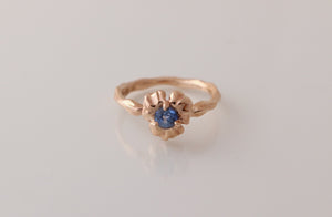 Flower ring set with Ceylon sapphire