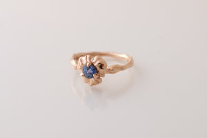 Flower ring set with Ceylon sapphire