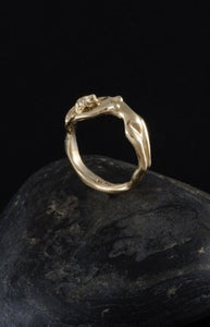 Maiden ring